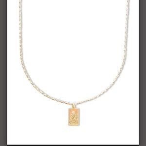 Simple Gold Pendant Necklace